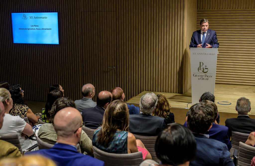 Luis Planas: \'España no sólo produce mucho aceite de oliva, sino el mejor aceite\'